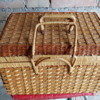 Cestino in vimini con coperchio