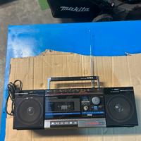 Radio Aiwa CS240 vintage funziona solo la radio