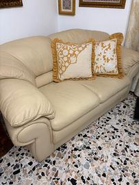 divani tre e due posti in vera pelle beige 