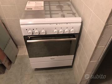 Cucina hotpoint ariston