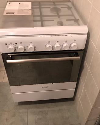 Cucina hotpoint ariston