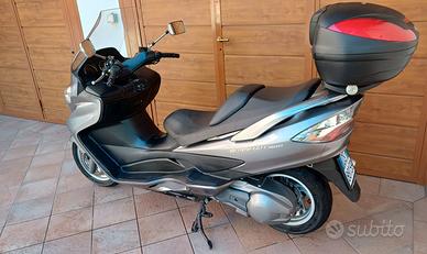 Suzuky Burgman AN 400 con ABS