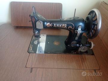 Macchina da cucire d'epoca ANKER mobile originale