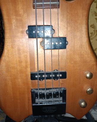 basso elettrico con meccaniche  Steinberger 