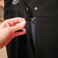 Pantaloni Guess in velluto a costine – neri – tagl