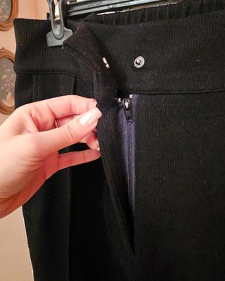 Pantaloni Guess in velluto a costine – neri – tagl