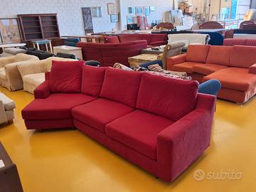 DIVANO ROSSO AD ANGOLO 