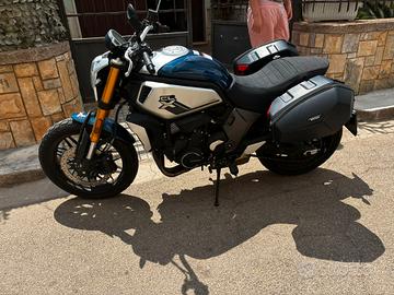 CLX 700 con pochi km