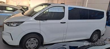 FORD TRANSIT CUSTOM 320 L2 H1 2.0  9 POSTI 136 CV