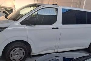 FORD TRANSIT CUSTOM 320 L2 H1 2.0  9 POSTI 136 CV