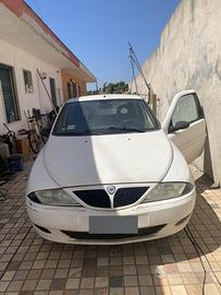 Lancia Y funzionante.