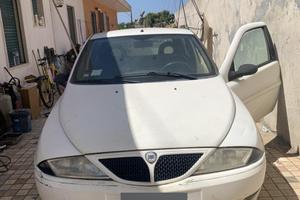 Lancia Y funzionante.