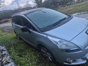 Peugeot 5008 2011