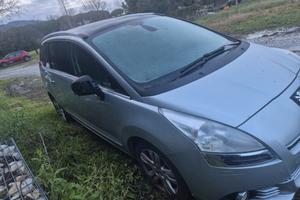 Peugeot 5008 2011