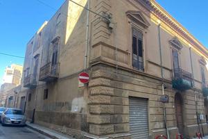 intera palazzina fine 800 a Castelvetrano