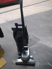 Aspirapolvere Kirby accrssoriato