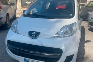 PEUGEOT 107 AUTOCARRO IVA ESPOSTA