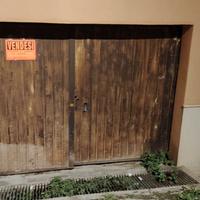 Garage Via Acrone 100 mq. - ingresso condiviso