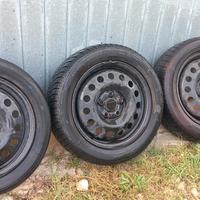 cerchi completo di gomme usate 