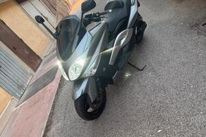 T MAX 500 2010