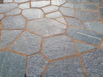 Pietra da pavimento  luserna  esterno
