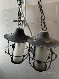 Coppia di lanterne in ferro battuto