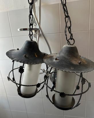 Coppia di lanterne in ferro battuto