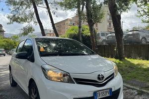 Toyota Yaris 1.0 5 porte Lounge