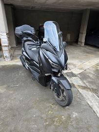 Yamaha XMAX IRON MAX 300