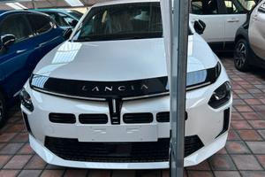 Lancia Ypsilon Hybrid e-DCT Edizione Cassina