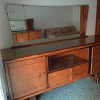 2 mobiletti bassi con specchio