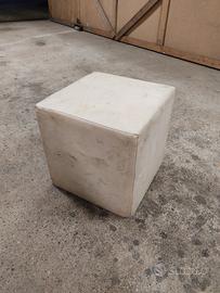 vari  pouf e poggiapiedi 