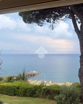 4 LOCALI A LAVAGNA