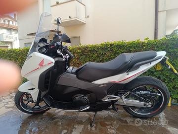 Honda Integra 750