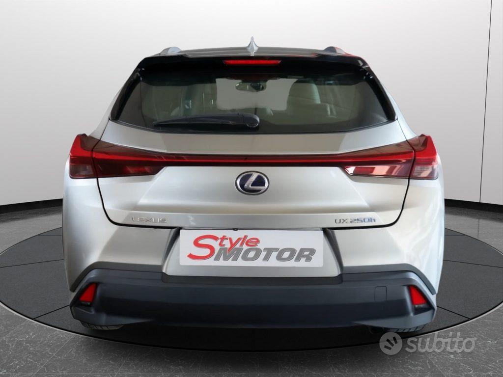 Lexus Ux 250H 2021 photo 2