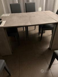 Tavolo allungabile da 4 a 12 posti