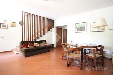 VILLA A SCHIERA A CESENA