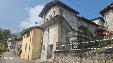 Teglio carona caseggiato panoramico