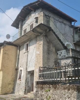 Teglio carona caseggiato panoramico
