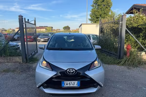 Toyota Aygo 1.0 VVT-i 69 CV 5 porte x-play