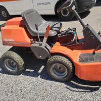 trattorino tagliaerba Husqvarna raider 