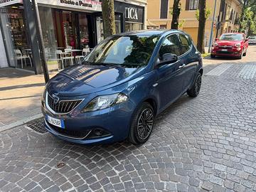 Lancia Ypsilon 1.0 Hybrid