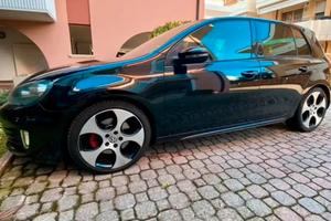 Volkswagen Golf 6 GTI 2.0 TSI nera -