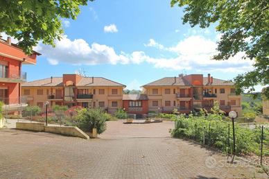 3 LOCALI A MOSCIANO SANT'ANGELO