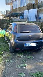 Vemdo o scambi.￼fiat punto evo 1.3 multijet