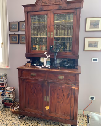 Credenza con alzata antica