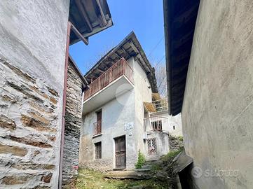 CASA SEMINDIPENDENTE A MONASTERO DI LANZO