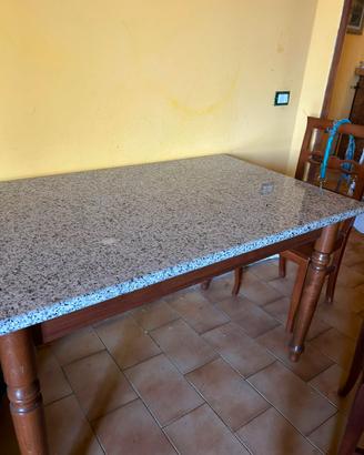 Tavolo da pranzo in massello con piano in granito