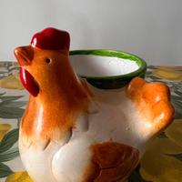 Vaso con gallina