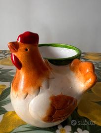 Vaso con gallina